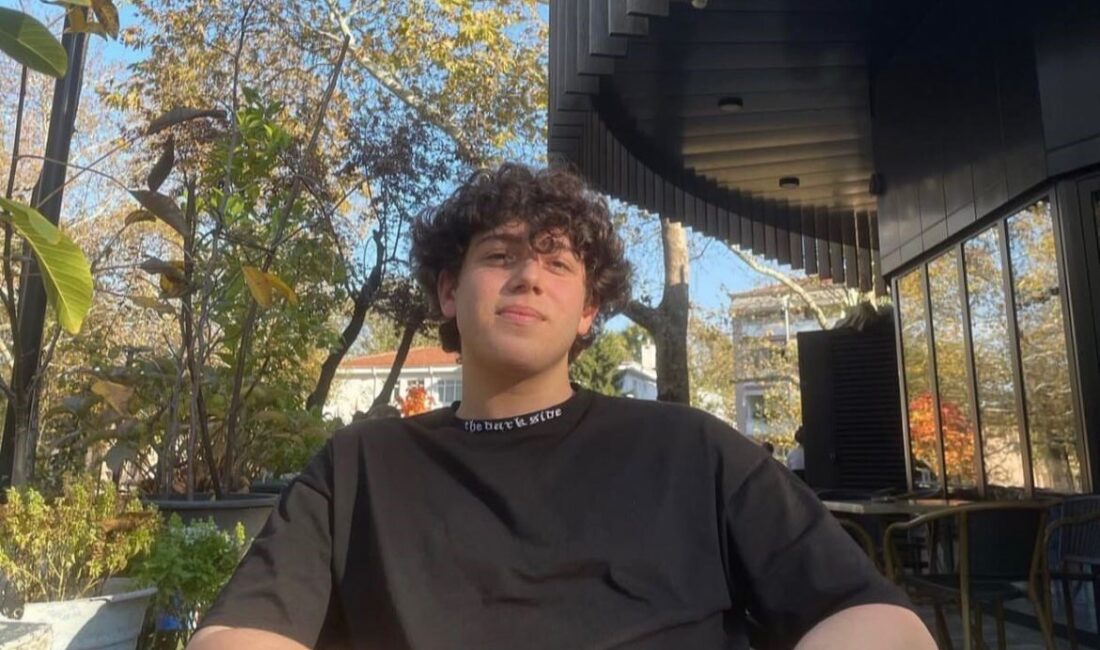 Bursa’nın Yıldırım ilçesinde, 22 yaşındaki üniversite öğrencisi Enes Özer, yağmurlu