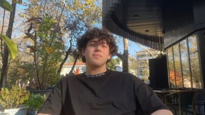 Bursa’nın Yıldırım ilçesinde, 22 yaşındaki üniversite öğrencisi Enes Özer, yağmurlu