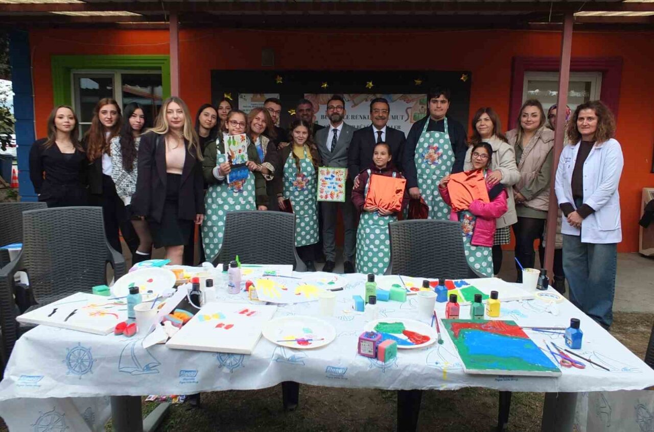 Balıkesir'in Burhaniye ilçesinde, Burhaniye Uygulamalı Bilimler Fakültesi öğrencileri tarafından, özel