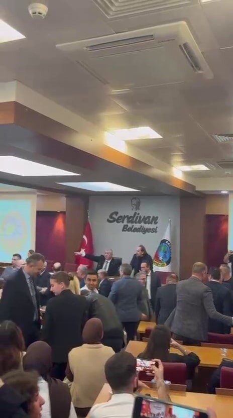 Serdivan Belediyesi Aralık ayı meclis toplantısında CHP'li meclis üyesi Yıldıray