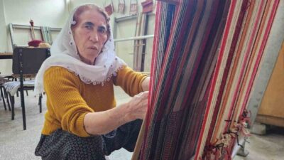 Tunceli’nin Hozat ilçesinde kadınlar, Halk Eğitim Merkezi'nde "cacım" dokuma geleneğini