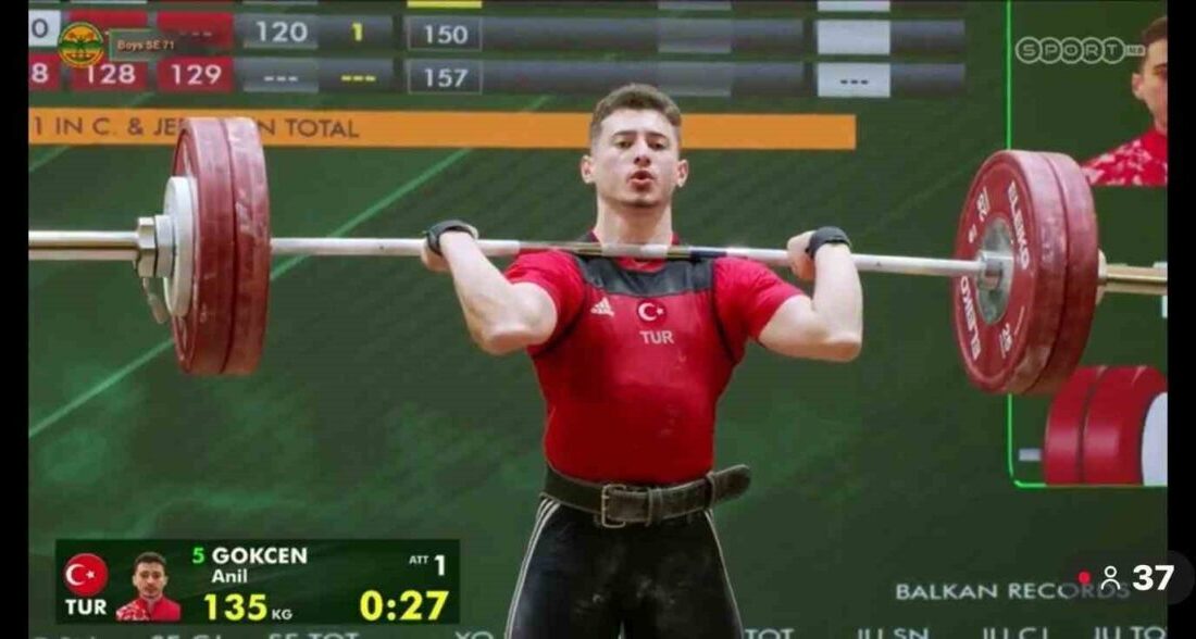 Uşak Üniversitesi Öğrencisi Anıl Gökçen, Arnavutluk’taki Balkan Şampiyonası’nda Gümüş Madalya Kazandı Uşak Üniversitesi Spor Bilimleri Fakültesi 3. sınıf öğrencisi Anıl Gökçen,