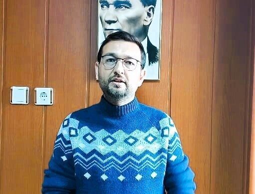 Uşak’ta CHP İl Başkanı’nın toplantı öncesi engellendiği iddiası, Eşme yönetimi ve belediye başkanından tepki topladı.