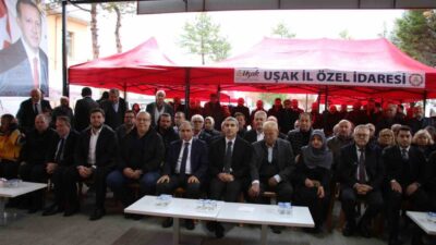 Uşak'ın Karahallı ilçesindeki Semra-Özkan Atak Hemodiyaliz Ünitesi, hayırseverlerin katkılarıyla açıldı.