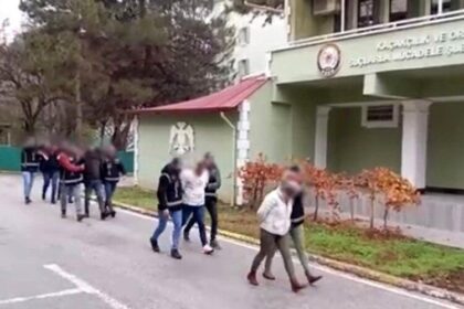 Uşak’ta Tefecilik Operasyonunda 5 Şüpheli Gözaltına Alındı
