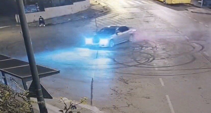 Üsküdar'da gece saatlerinde drift yaparak trafiği tehlikeye atan 29 yaşındaki