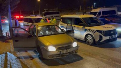Kayseri'nin Talas ilçesinde, polis ekiplerinin 'dur' ihtarına uymayan E.S.T., polise