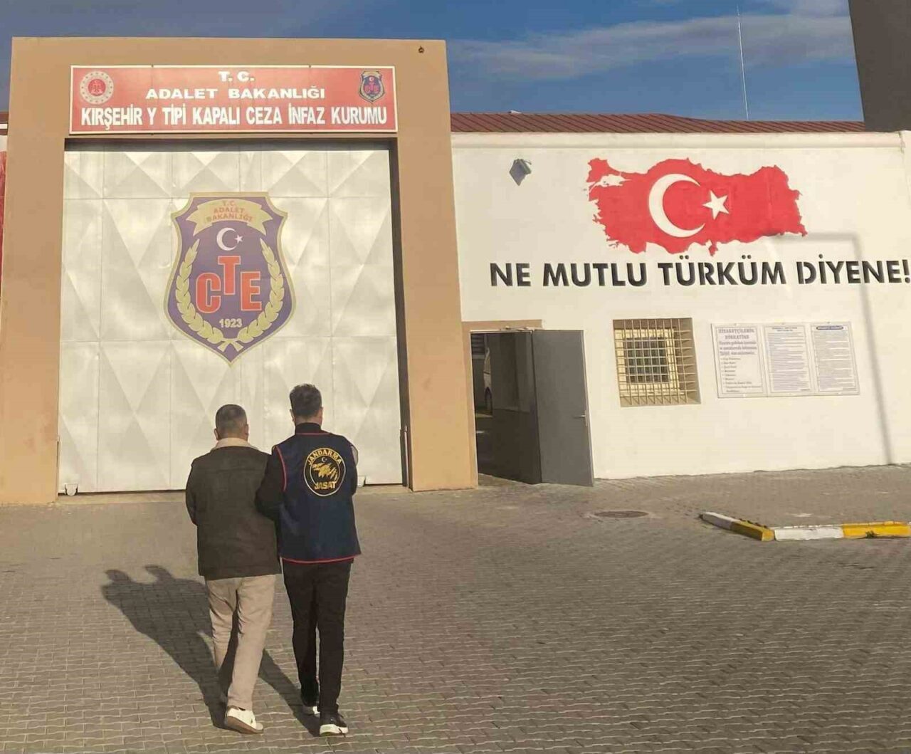 Kırşehir’de Aranan Uyuşturucu Sanığı Jandarma Tarafından Yakalandı