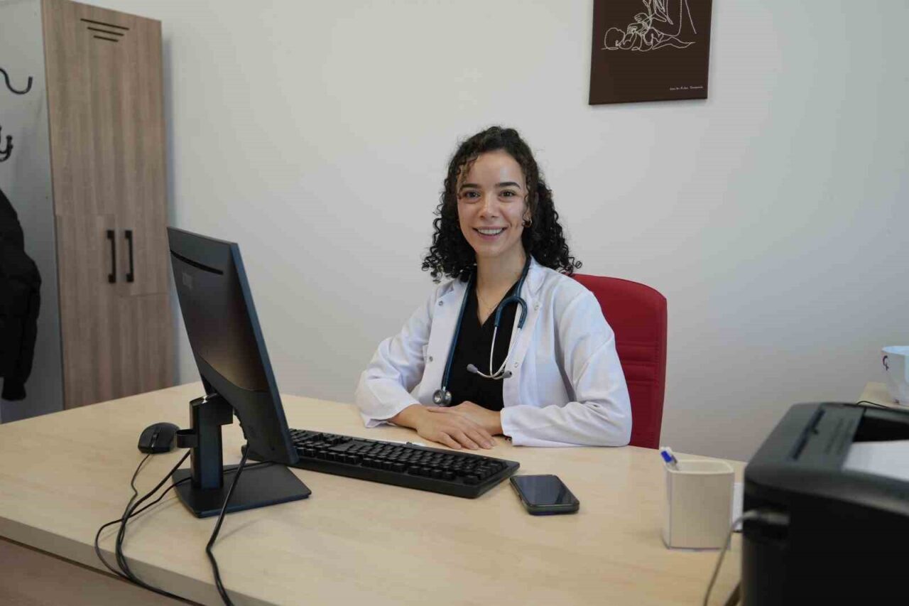 Dr. Ruken Tekdemir, Niğde Ömer Halisdemir Eğitim ve Araştırma Hastanesi'nde