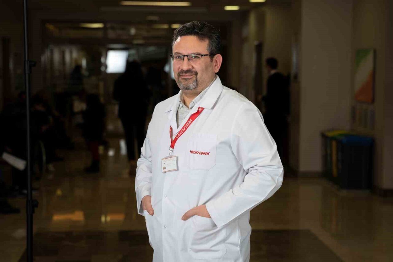 Endokrinoloji uzmanı Prof. Dr. Mehmet Ali Eren, tiroit hormonlarının metabolizma