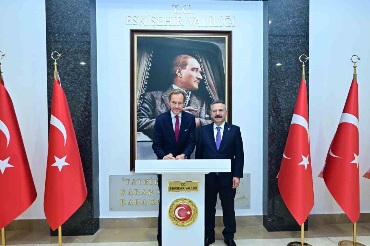 Eskişehir Valisi Hüseyin Aksoy, Belçika'nın Ankara Büyükelçisi Hendrik Van de