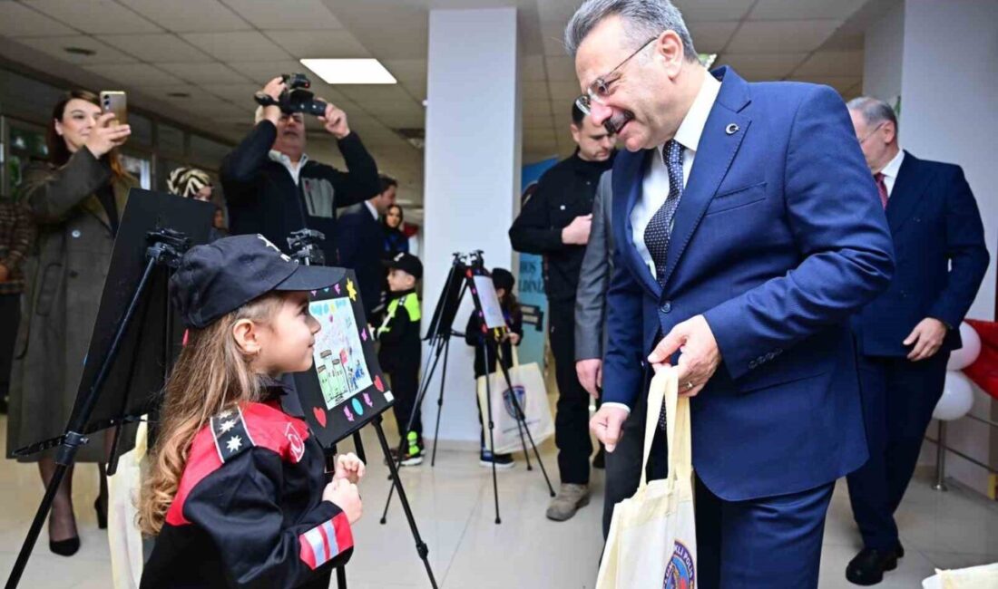 Eskişehir'de düzenlenen "Teknolojiyi Abartma, Geleceğini Karartma-2" projesinin kapanışında konuşan Vali