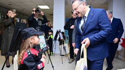 Eskişehir'de düzenlenen "Teknolojiyi Abartma, Geleceğini Karartma-2" projesinin kapanışında konuşan Vali