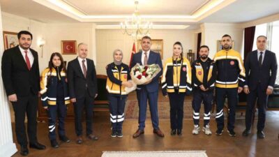 Düzce Acil Sağlık çalışanları, Acil Sağlık Hizmetleri Haftası dolayısıyla Vali