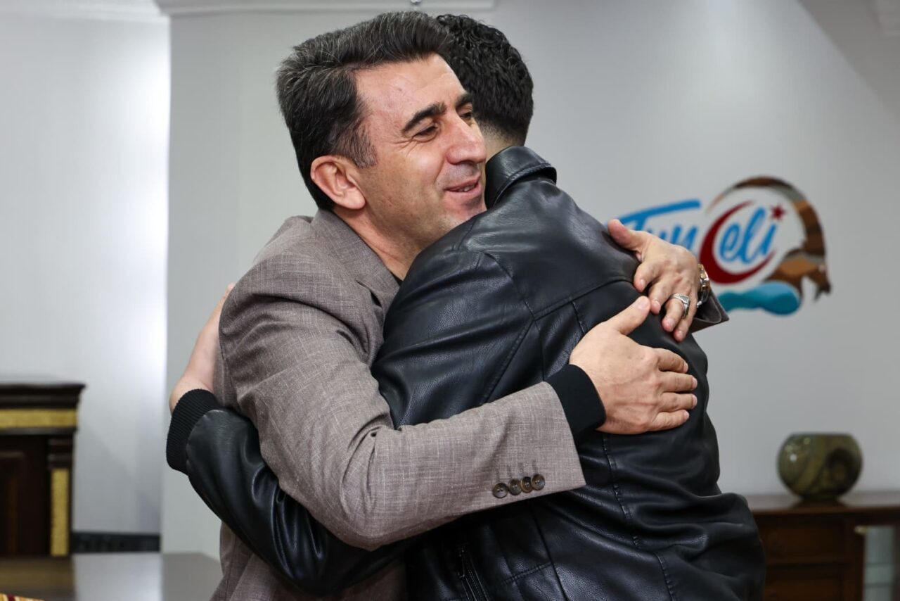 Tunceli Valisi Şefik Aygöl, üniversite öğrencisi Emirhan Kılıç’ın doğum gününü,