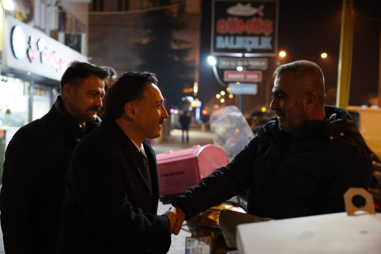 Kayseri Valisi Gökmen Çiçek, Kocasinan ilçesi Mithatpaşa Mahallesi’nde esnaf ve