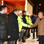 Ardahan Valisi Hayrettin Çiçek, yılbaşı öncesi sağlık ve güvenlik personelini ziyaret etti.