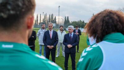 Sakaryaspor yönetim değişikliği sonrası Vali Rahmi Doğan ve Belediye Başkanı