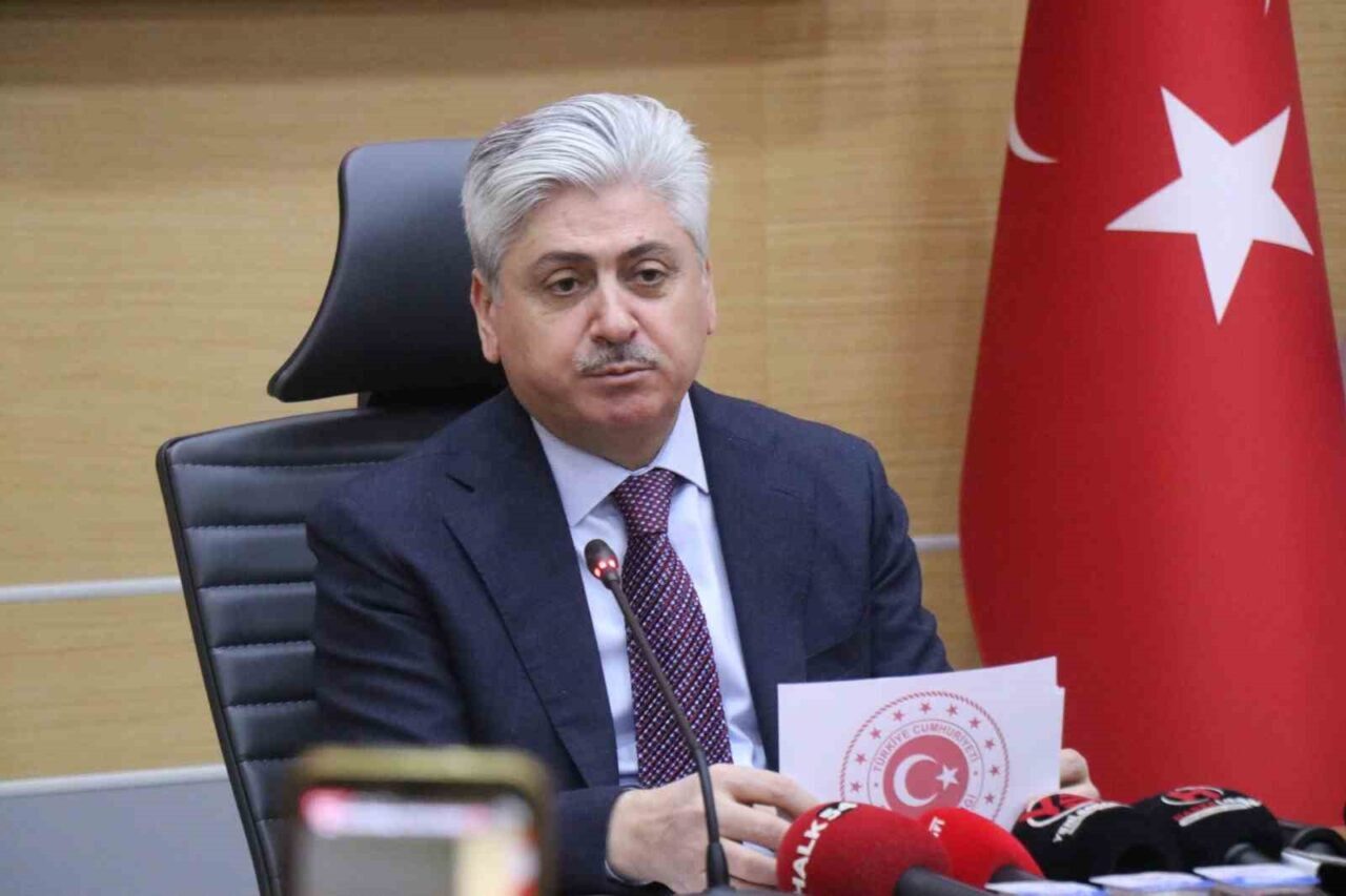 Sakarya Valisi Rahmi Doğan, Sakaryaspor'un içinde bulunduğu krizle ilgili eleştirilerde