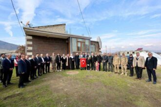 Vali Karakaya, Şehit Piyade Komando Er Ahmet Soyalan’ın Ailesine Taziye Ziyaretinde Bulundu
