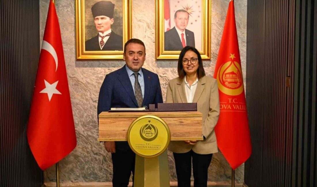 Bilecik Valisi Faik Oktay Sözer, Düzensiz Göçle Mücadele İçin Toplantıda Bir Araya Geldi Bilecik Valisi Faik Oktay Sözer, Yalova'da düzenlenen Düzensiz Göçle Mücadele