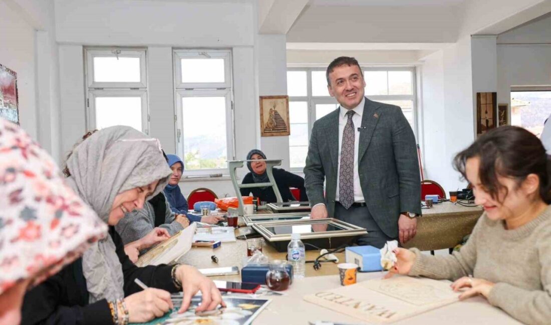 Bilecik Valisi, Halk Eğitimi Faaliyetlerinin Toplumsal Kalkınmaya Katkısını Vurguladı Bilecik Valisi Faik Oktay Sözer, Osmaneli Halk Eğitim Merkezi ziyaretinde,