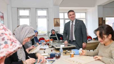 Bilecik Valisi Faik Oktay Sözer, Osmaneli Halk Eğitim Merkezi ziyaretinde,
