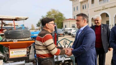 Bilecik Valisi Faik Oktay Sözer, Pazaryeri Küçük Sanayi Sitesi'nde esnafla