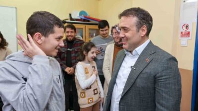 Bilecik Valisi Faik Oktay Sözer, özel eğitim okullarını ziyaret ederek