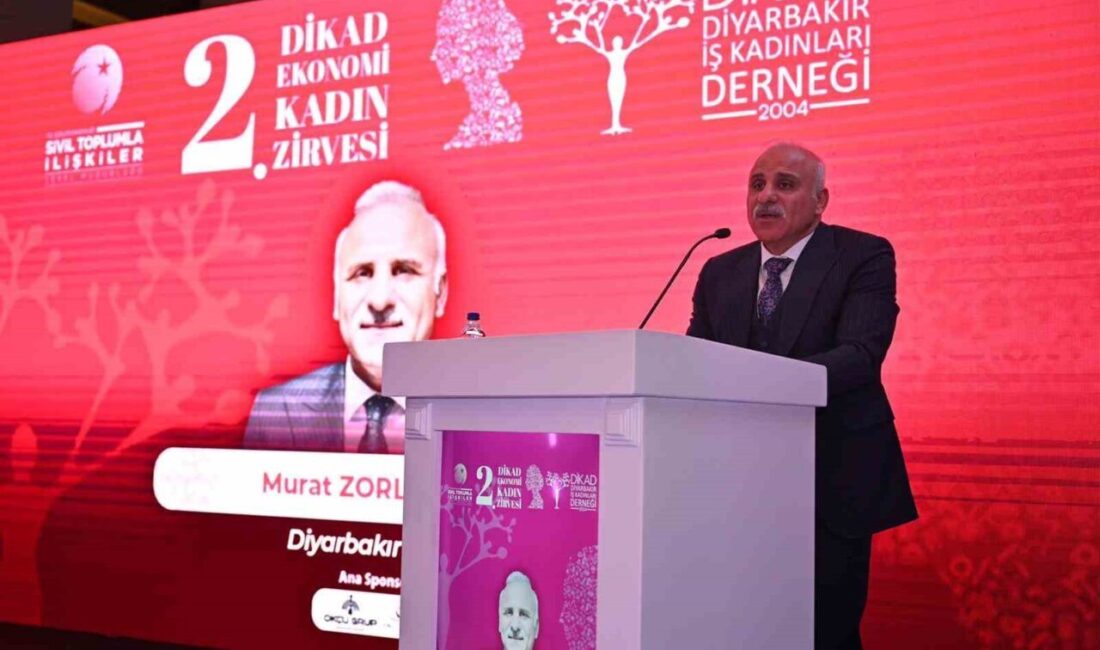 Diyarbakır'da düzenlenen "DİKAD 2. Ekonomi Kadın Zirvesi"nde Vali Murat Zorluoğlu,