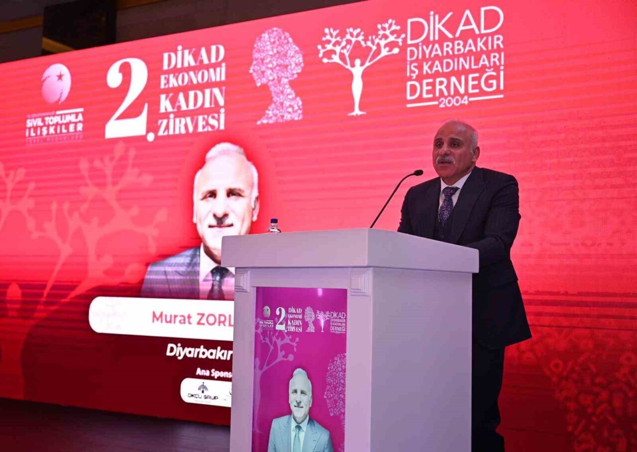 Diyarbakır'da düzenlenen "DİKAD 2. Ekonomi Kadın Zirvesi"nde Vali Murat Zorluoğlu,
