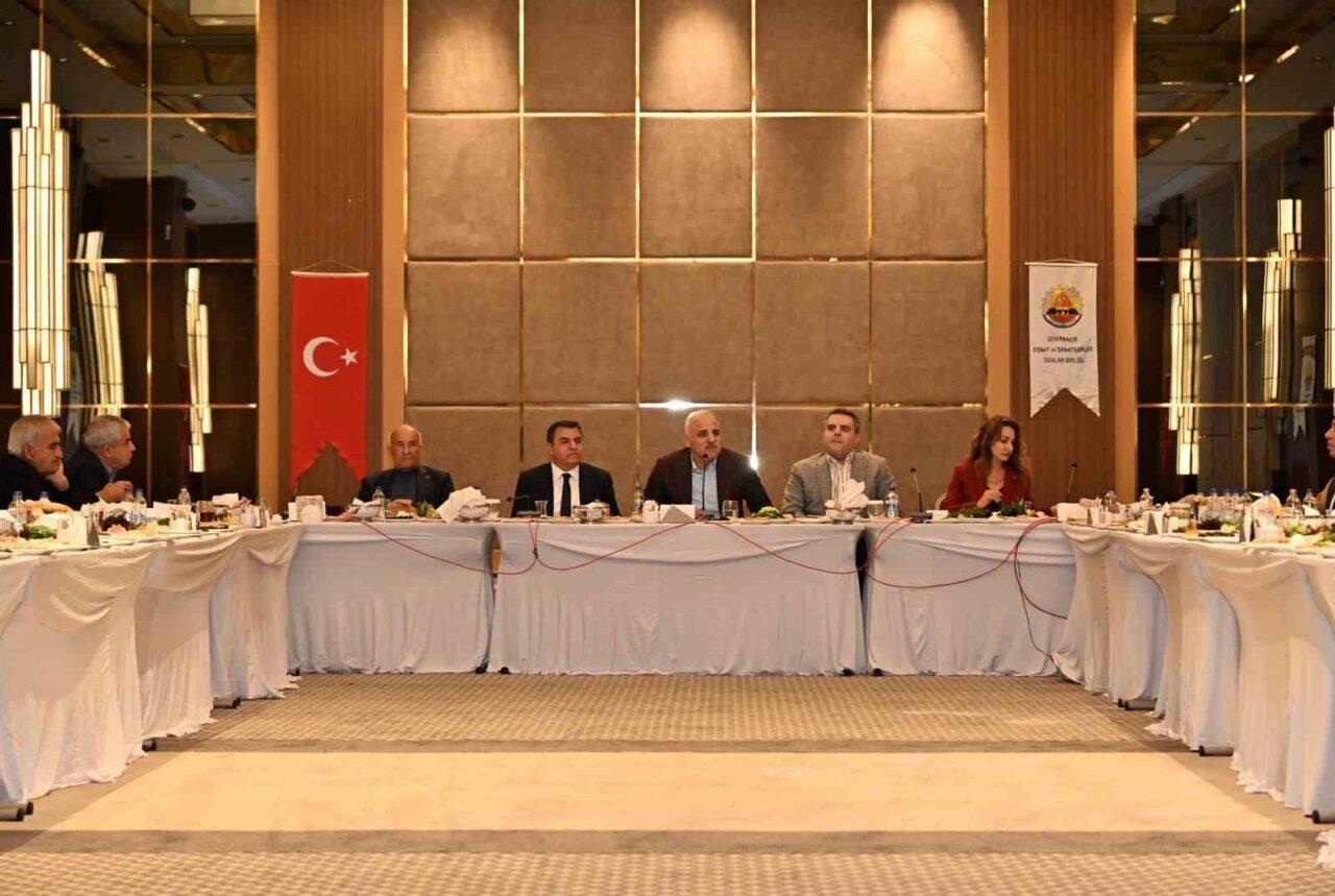 Diyarbakır Valisi Murat Zorluoğlu, Esnaf ve Sanatkarlar Odası Başkanlarıyla Sorunları Değerlendirdi