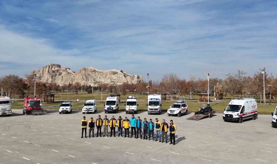 Van’ın Zorlu Kış Koşullarında 112 Acil Servis ve UMKE Ekipleri Tüm Hazırlıklarıyla Görev Başında Van ve çevresinde yoğun kış koşullarında zor arazi şartlarına karşı