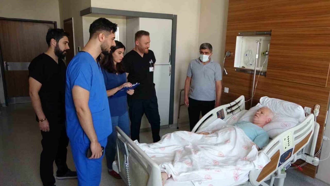 Muş'ta yaşayan İsmail Kalır, aort damar yırtığı nedeniyle acil olarak