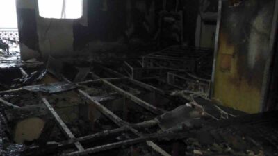 Van'ın İpekyolu ilçesinde bir otelin restoran katında çıkan yangın, alevlerin