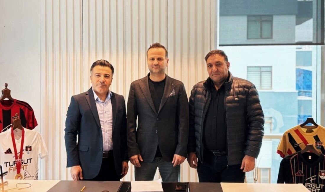 Vanspor, Osman Zeki Korkmaz’ı yeni teknik direktör olarak atadı Vanspor Futbol Kulübü, teknik direktör Hakan Kutlu ile yollarını ayırdıktan