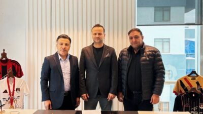 Vanspor Futbol Kulübü, teknik direktör Hakan Kutlu ile yollarını ayırdıktan