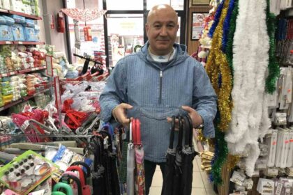 Eskişehir’de Kışın Gelmesiyle Şemsiye ve Yağmurluk Satışlarında Belirgin Artış Yaşanıyor