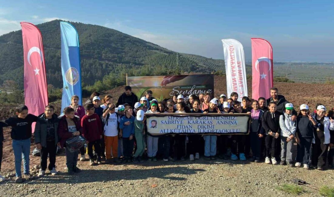 Ali Kütahya İlköğretim ve Ortaokul öğrencileri, vefat eden öğretmenleri Sabriye