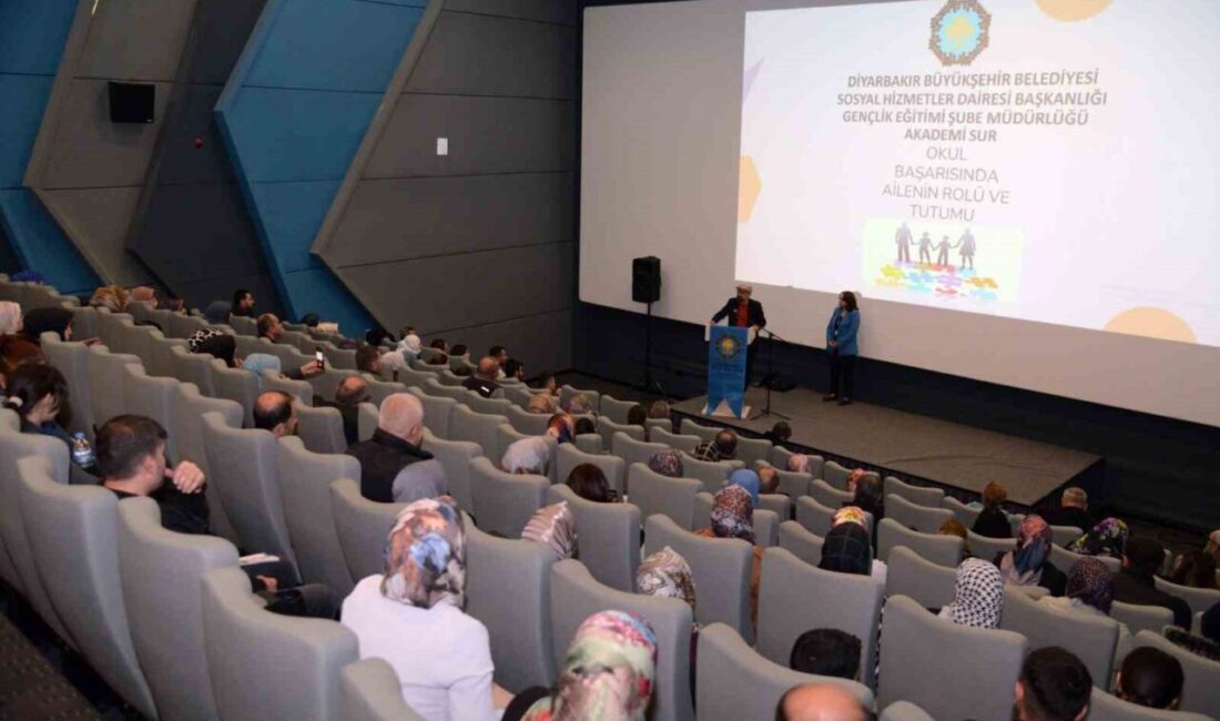 Diyarbakır Büyükşehir Belediyesi, ailelerin çocukların eğitimine katkısını vurgulamak için “Ailenin Başarıda Rolü ve Tutumu” semineri düzenledi Diyarbakır Büyükşehir Belediyesi, ailelerin çocukların başarısındaki etkisini vurgulamak için bir