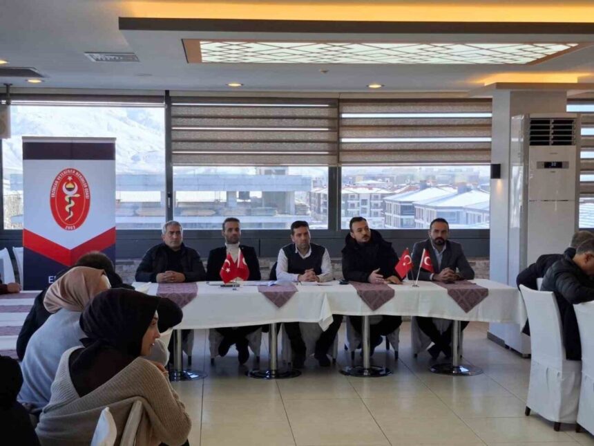 Erzincan Veteriner Hekimler Odası’nın düzenlediği toplantıda, klinisyen veteriner hekimlerin sorunları ve 2026 hedefleri ele alındı.