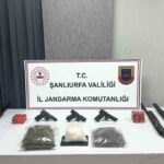 Viranşehir’de gerçekleştirilen operasyonda uyuşturucu ve silahlar ele geçirildi.