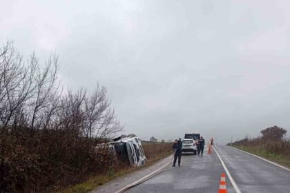 Kırklareli’nde Seyir Halindeyken Devrilen Petrol Tankeri Yolda Mazot Sızıntısına Neden Oldu