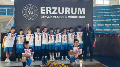Oltu Cumhuriyet Ortaokulu, Muhammet Macit'in antrenörlüğünde Yıldızlar Voleybol İl Birinciliği'nde
