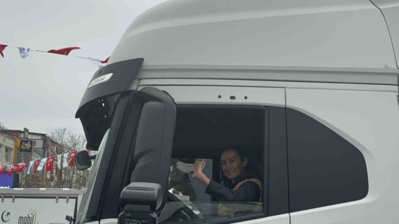 Kocaeli'nin Gebze ilçesinden Sudan'a gönderilen 10 tır insani yardım, yapılan