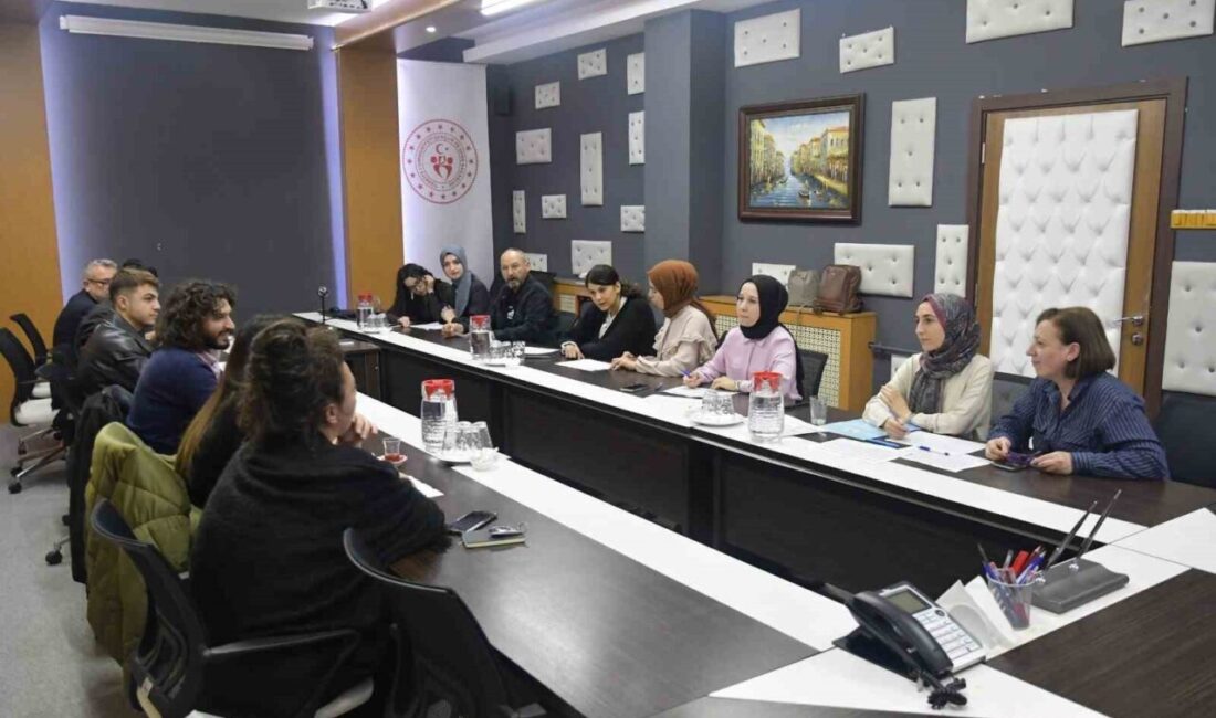 Eskişehir'de, Gençlik ve Spor İl Müdürlüğü, yurtlarda kalan öğrencilerle her