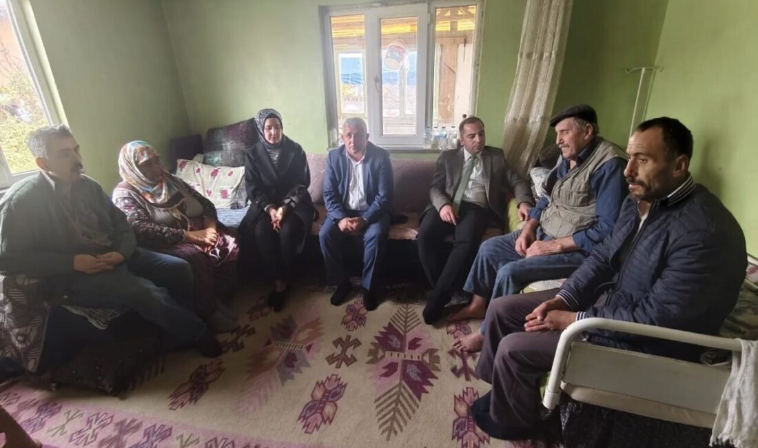 Yenipazar Kaymakamı, Ulucak Köyü’nde Vatandaşların Sorunlarını Yerinde İnceledi Yenipazar Kaymakamı Mehmet Salih Uçar, Ulucak Köyü'nde vatandaşların sorunlarını inceledi.