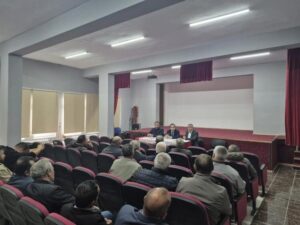 Yenipazar'da Kaymakam Mehmet Salih Uçar başkanlığındaki Köylere Hizmet Götürme Birliği,