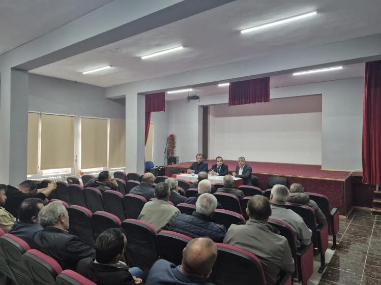 Yenipazar’da Köylere Hizmet Götürme Birliği, Kasım Ayı Meclis Toplantısında Yeni Dönem Hizmet Planlarını Görüşmeye Açtı Yenipazar'da Kaymakam Mehmet Salih Uçar başkanlığındaki Köylere Hizmet Götürme Birliği,