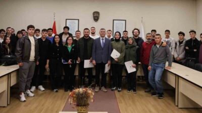 Düzce Üniversitesi Ormancılık Meslek Yüksekokulu, mezun öğrencileri buluşturan bir seminer